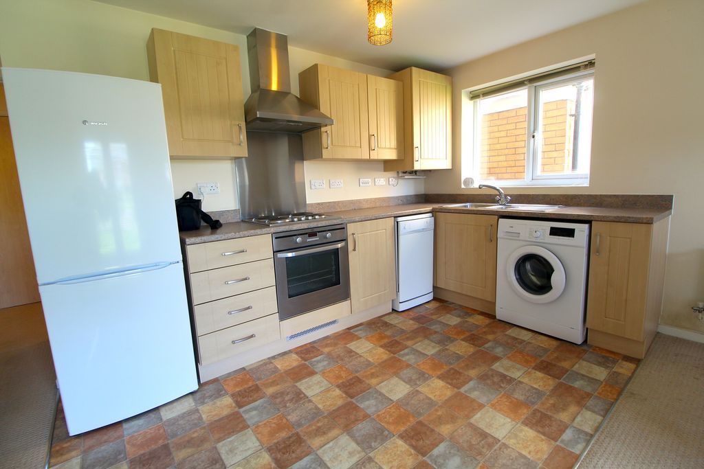 Property photo 2 of 6 Kitchen