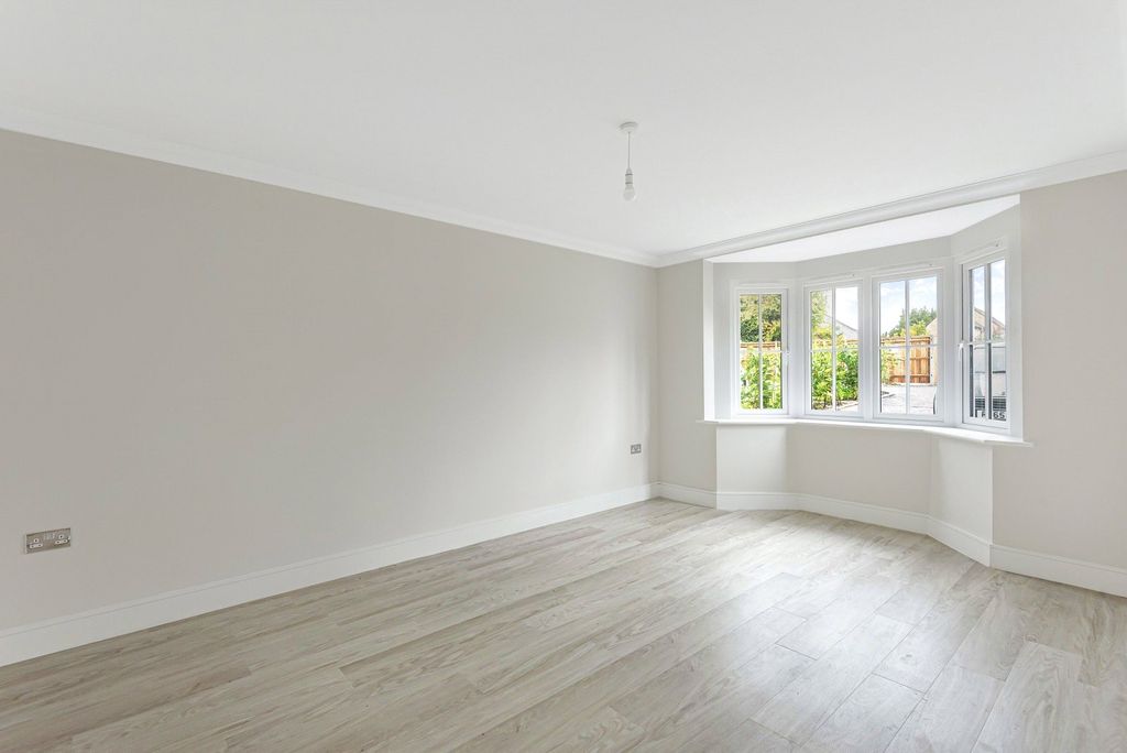 Property photo 3 of 14 3