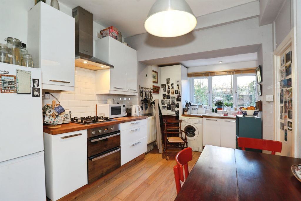 Property photo 3 of 17