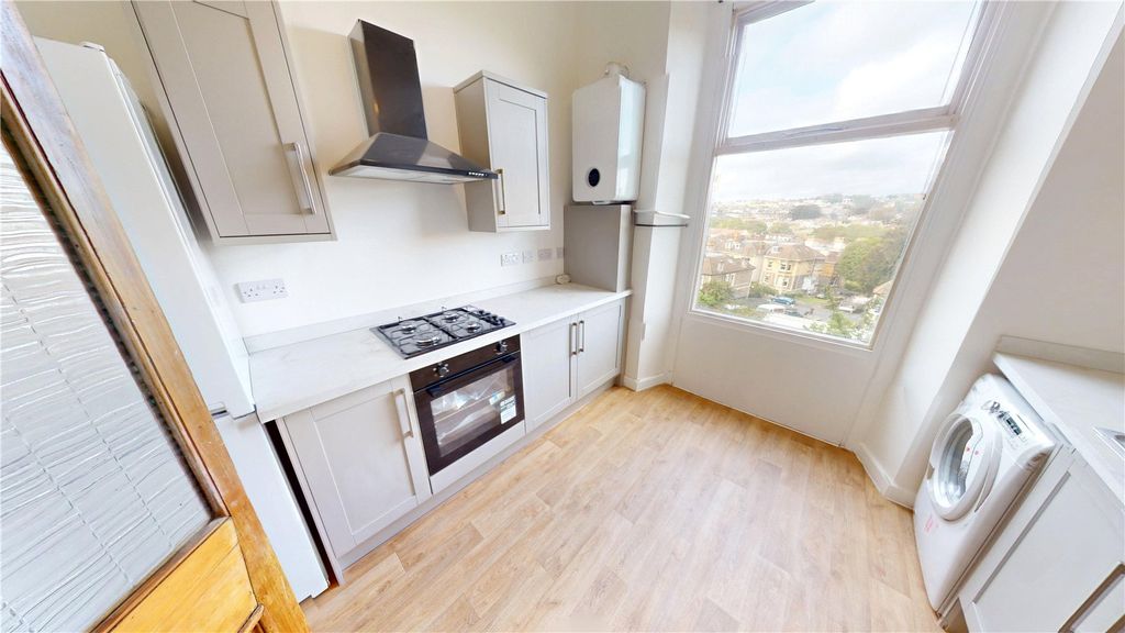 Property photo 2 of 8 Picture No. 07