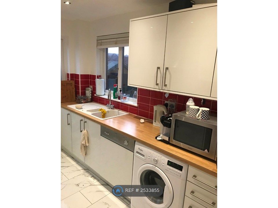 Property photo 2 of 16 Kitchen