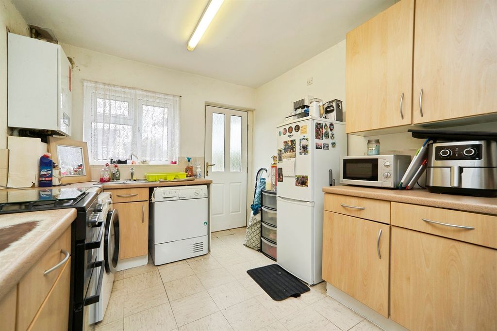 Property photo 3 of 15