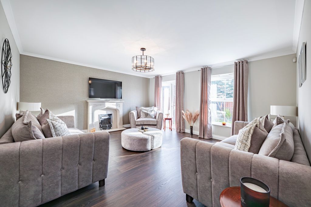 Property photo 3 of 57