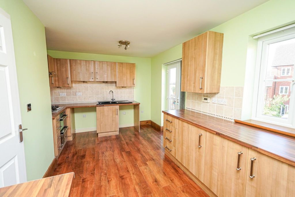 Property photo 3 of 22