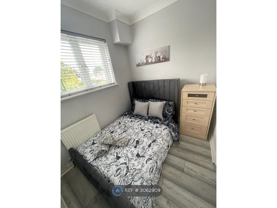 Property photo 3 of 12 2nd Bedroom