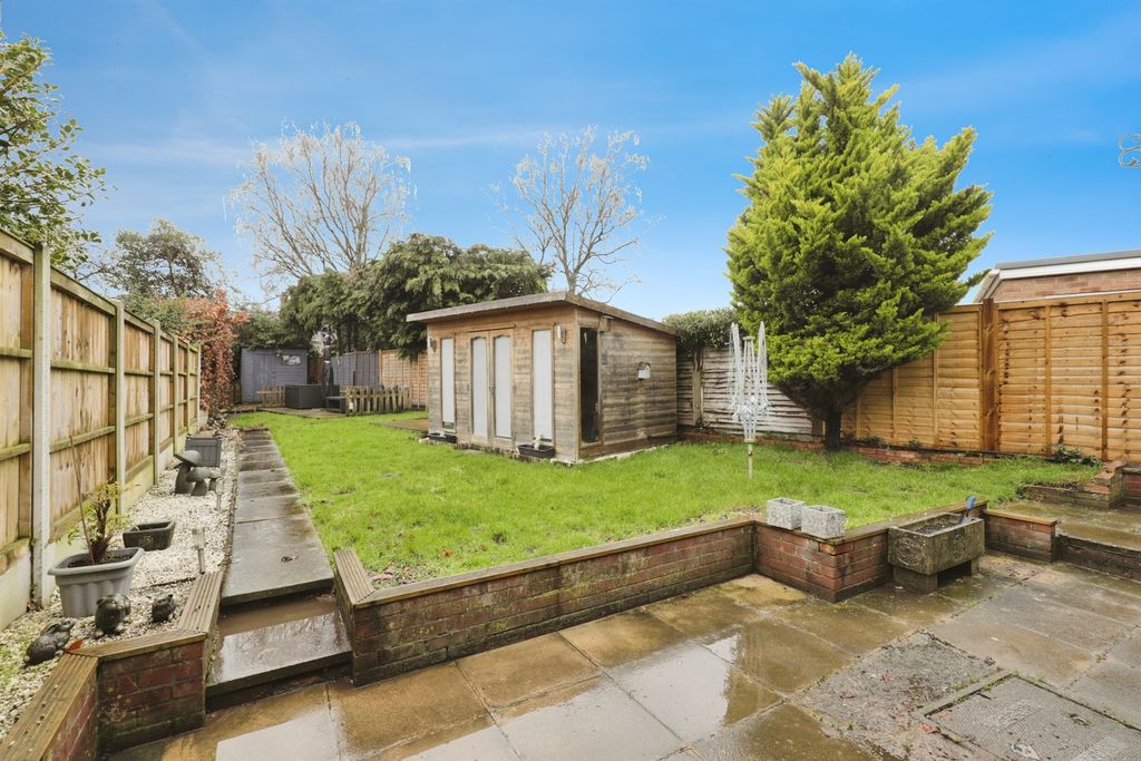 Property photo 2 of 13