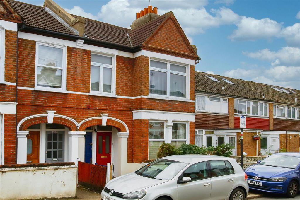 Property photo 1 of 13 116_Penwith_Road_Image1_19776_4 Copy.Jpg