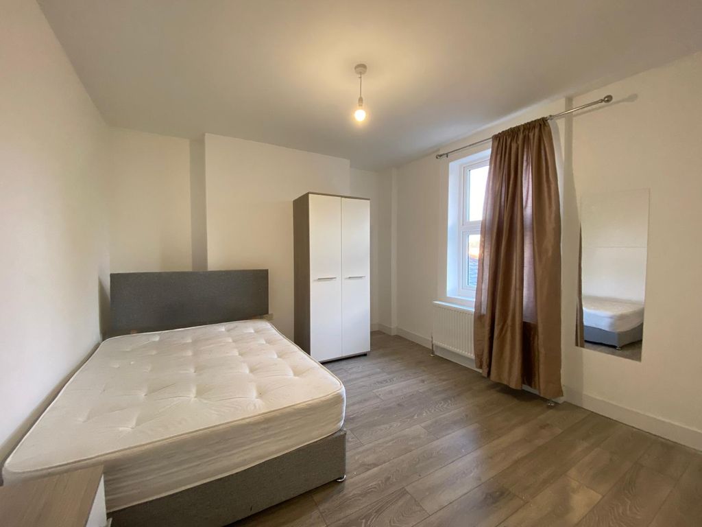 Property photo 3 of 8 Photo