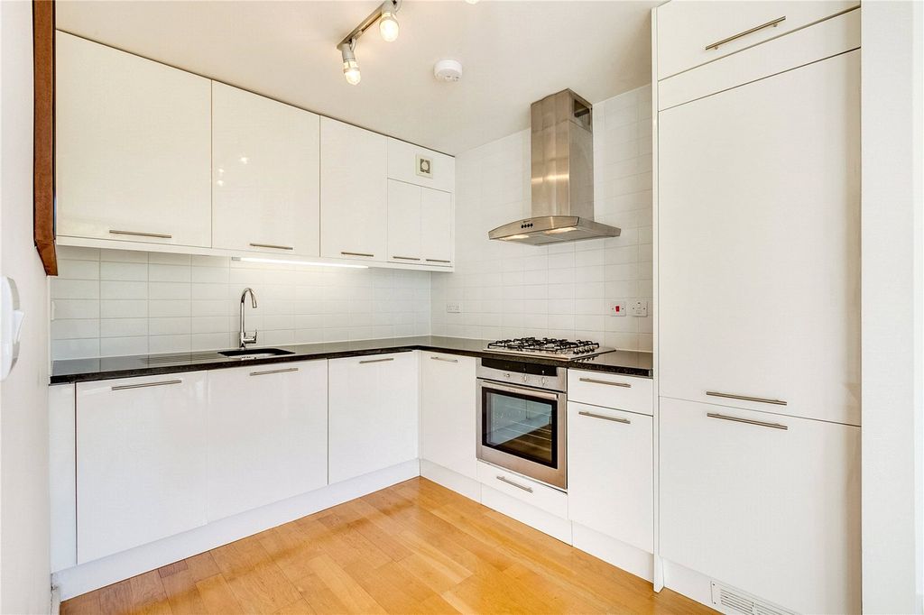 Property photo 1 of 3