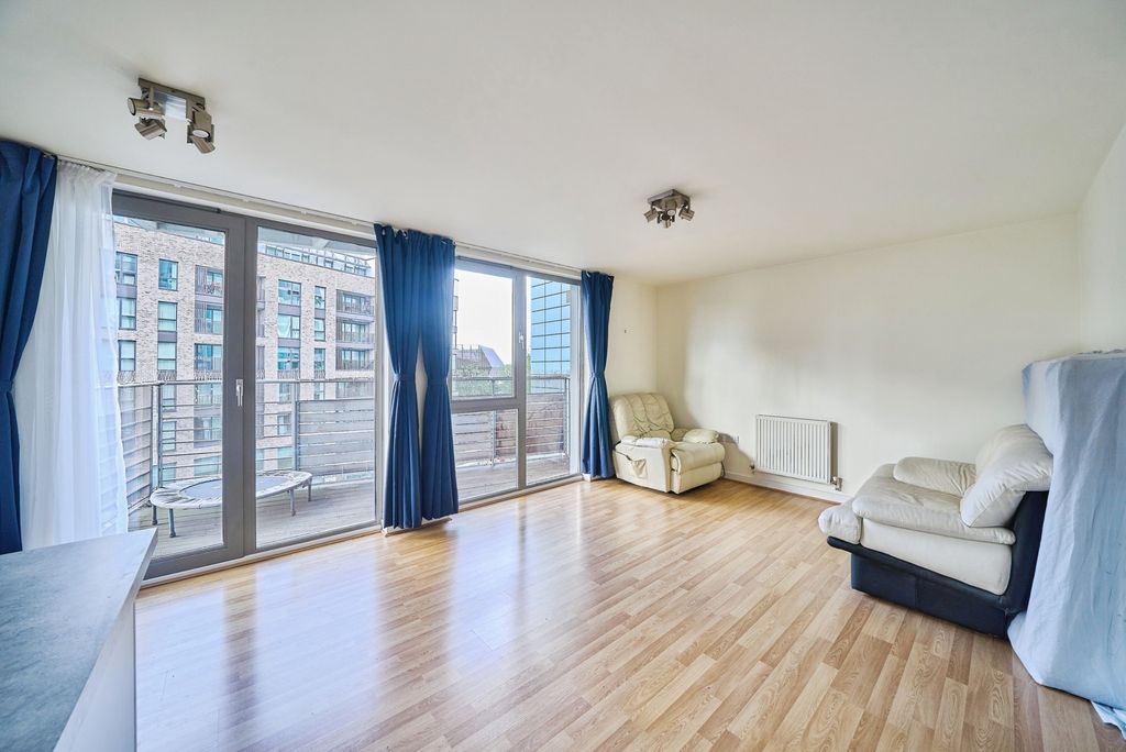 Property photo 2 of 16 Photo