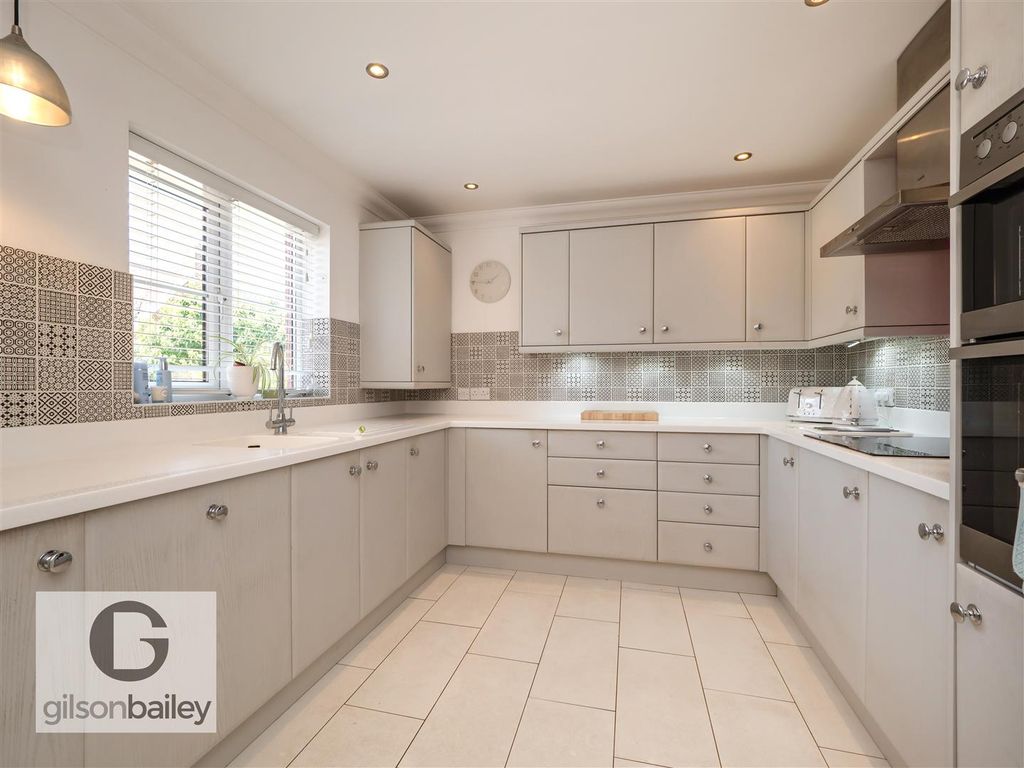 Property photo 3 of 44 2Chestnutclose-26.Jpg