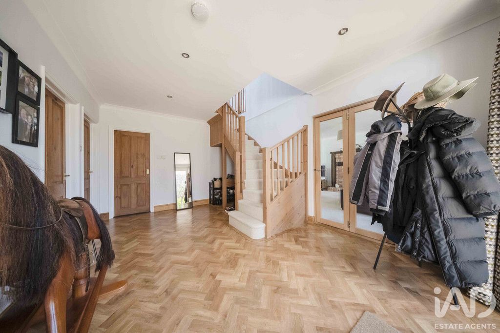 Property photo 3 of 38