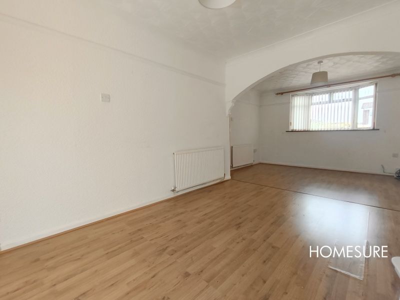 Property photo 3 of 14 Dining Room