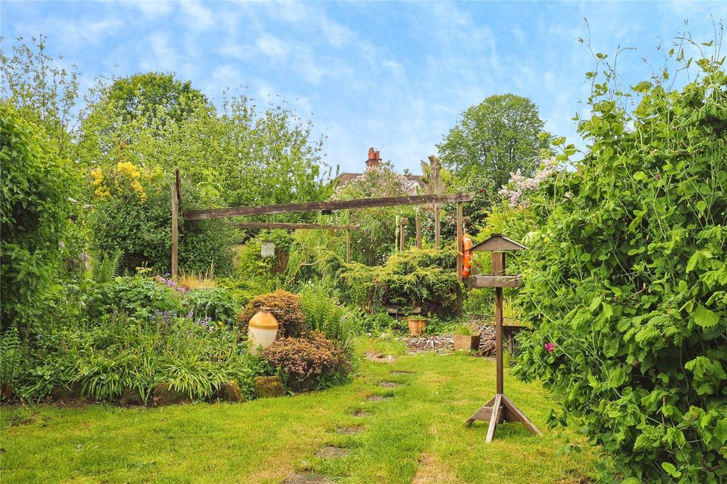 Property photo 2 of 19 Garden