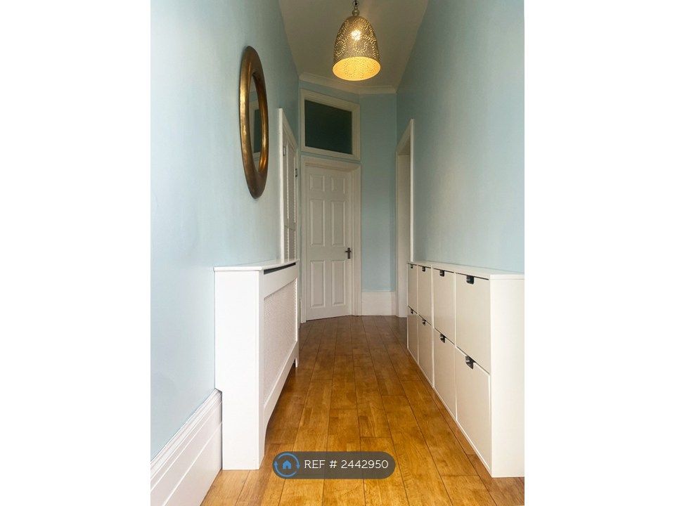 Property photo 3 of 11 Entrance