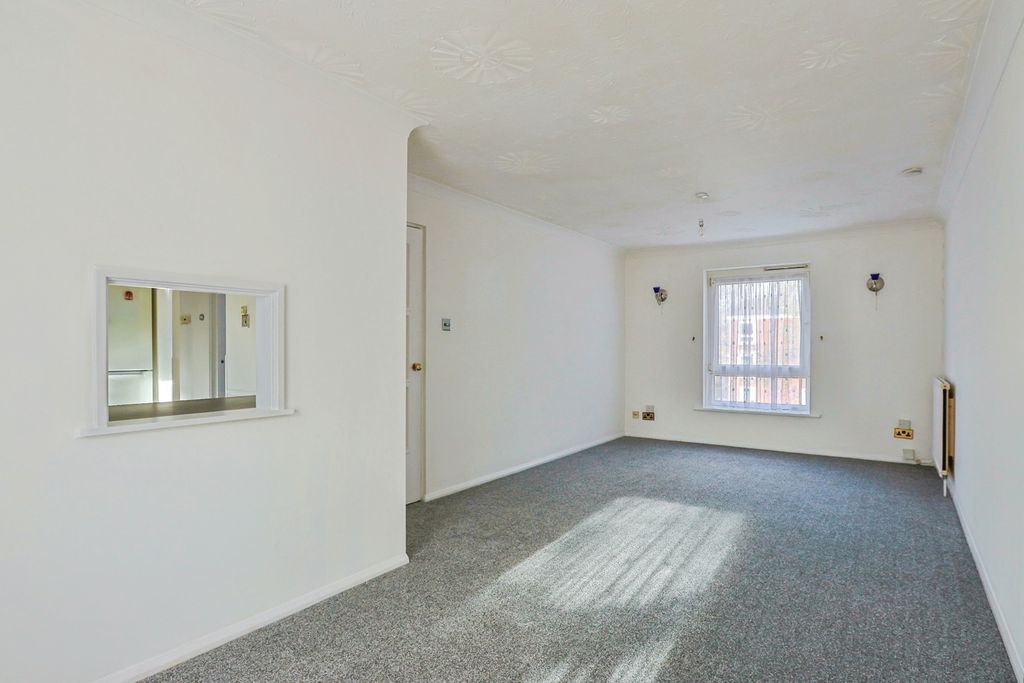 Property photo 3 of 17 Photo