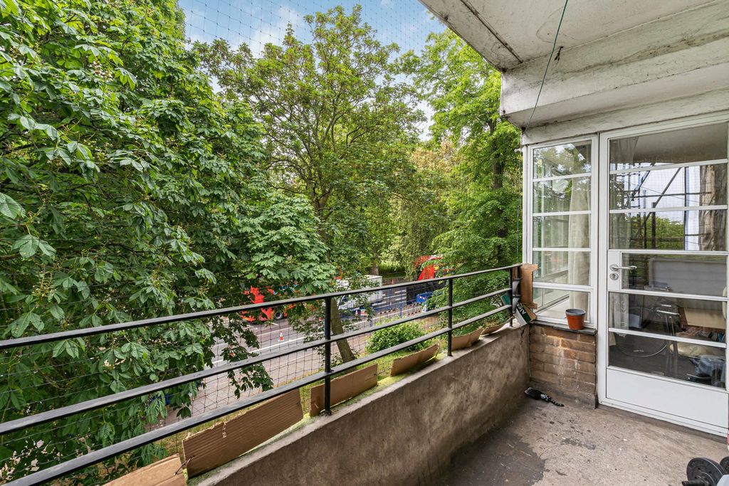 Property photo 2 of 14 Balcony