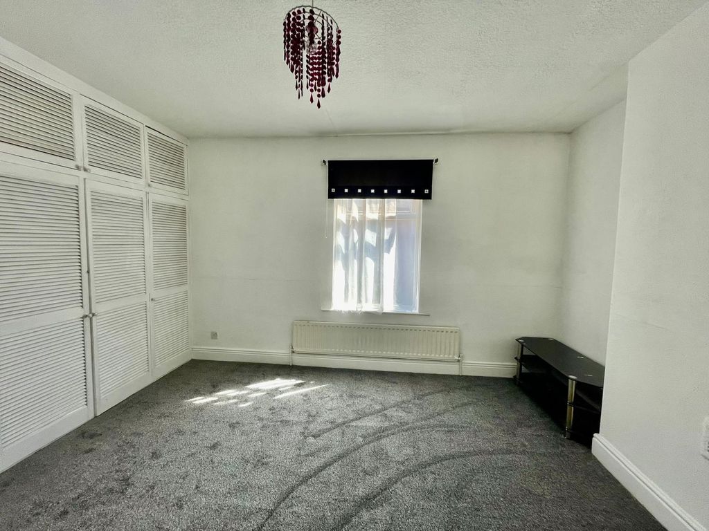 Property photo 3 of 9 305-Hr-1.Jpg