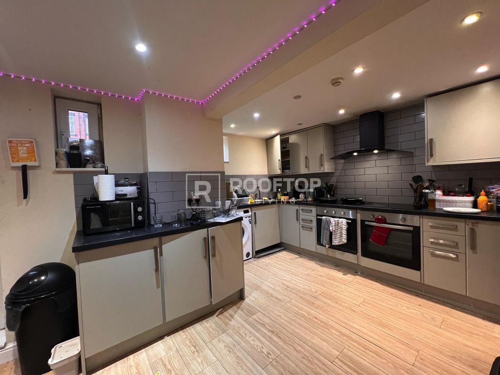 Property photo 2 of 20 Property Photo