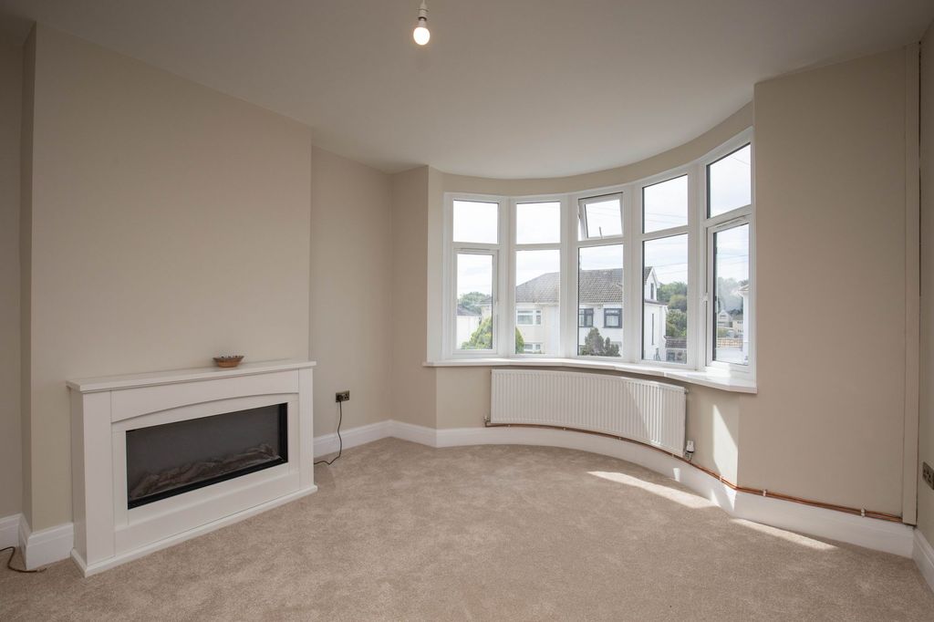 Property photo 3 of 31
