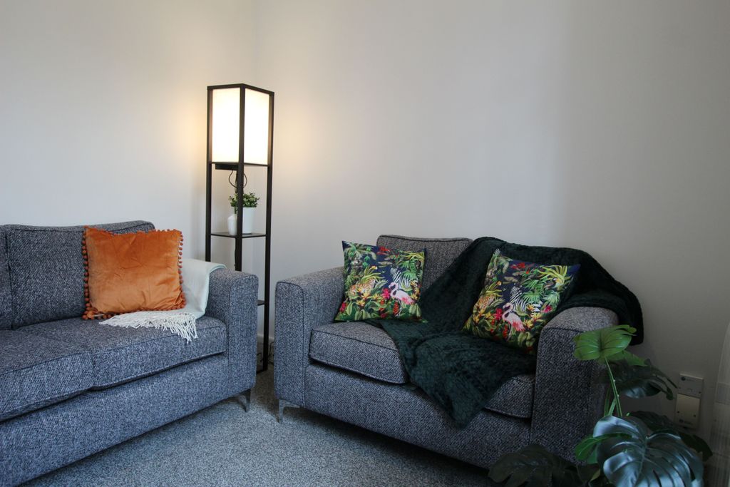 Property photo 3 of 6