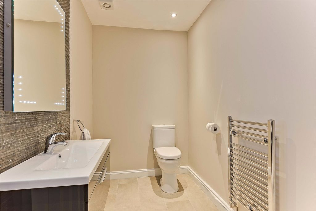 Property photo 3 of 11 2