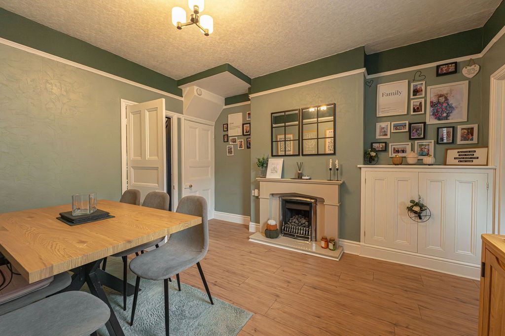 Property photo 3 of 28