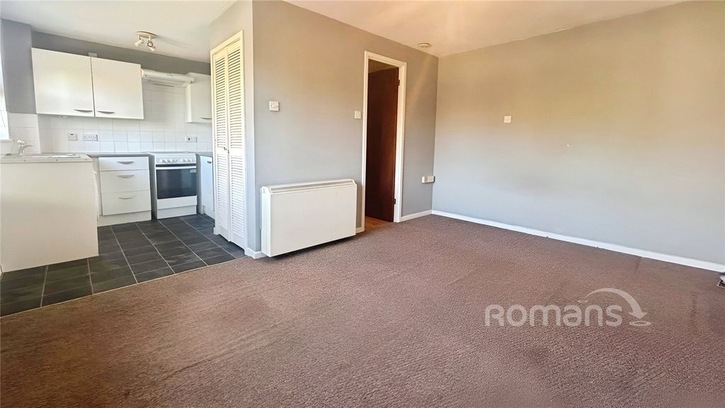 Property photo 3 of 6 Living Area /Bedroom