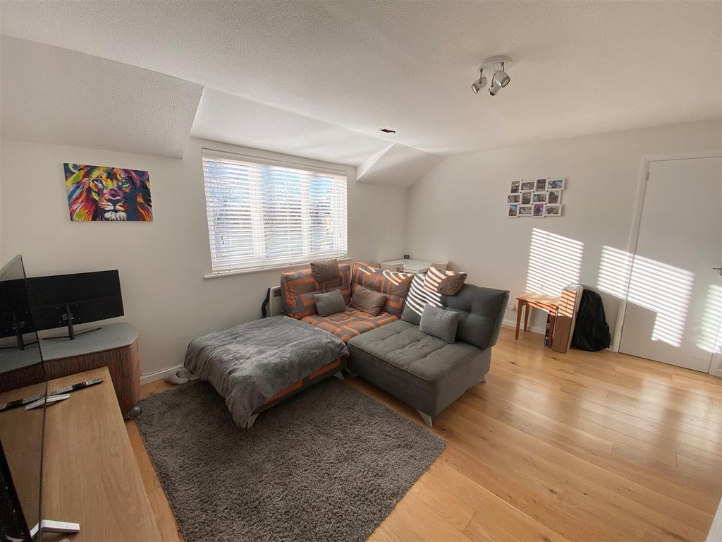 Property photo 2 of 8 8.Jpg