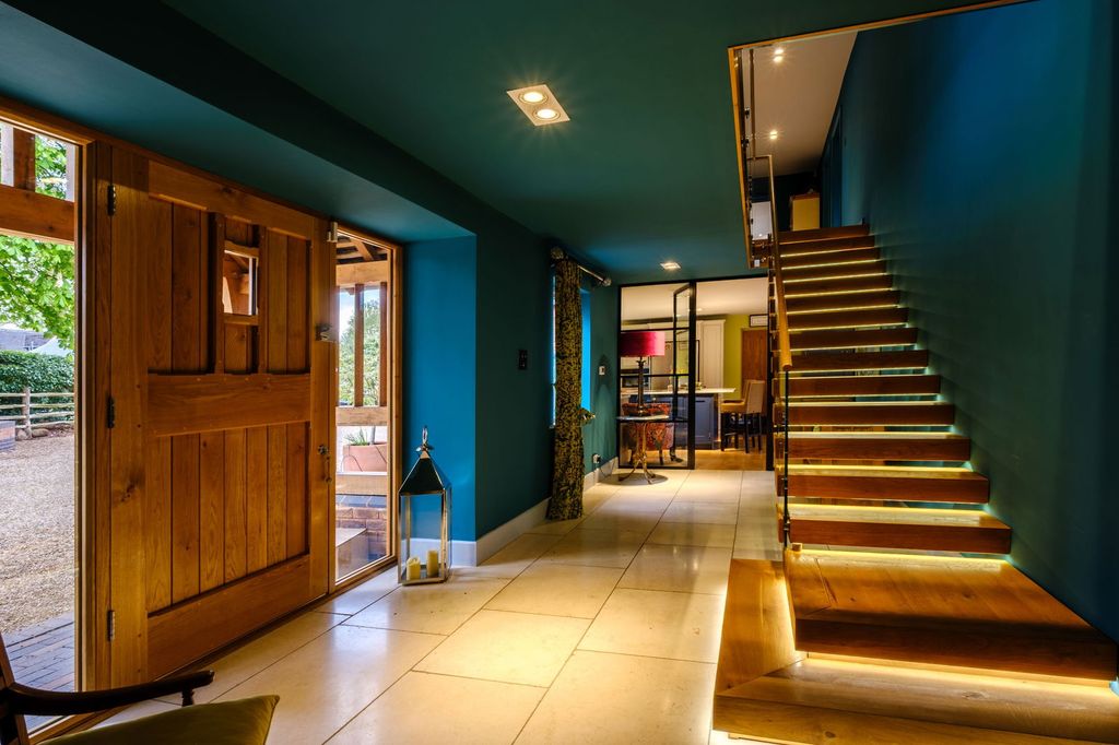 Property photo 3 of 40