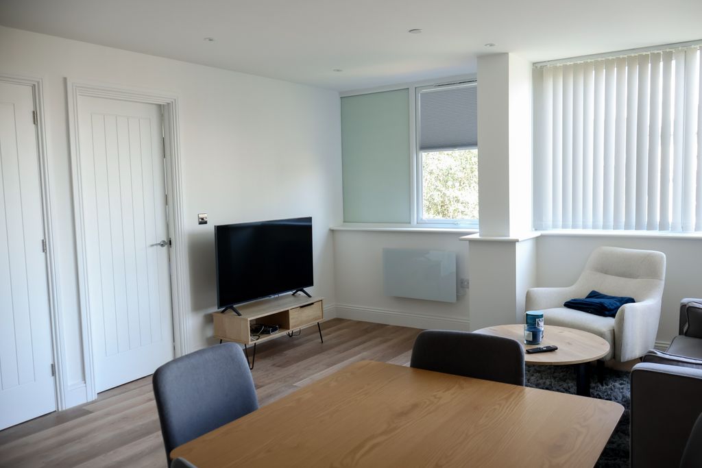 Property photo 2 of 18