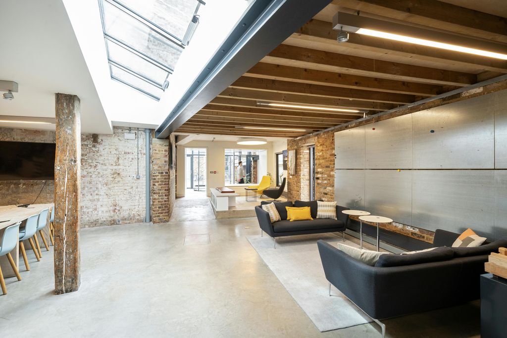 Property photo 1 of 15 1Rawstorneplace5.Jpg