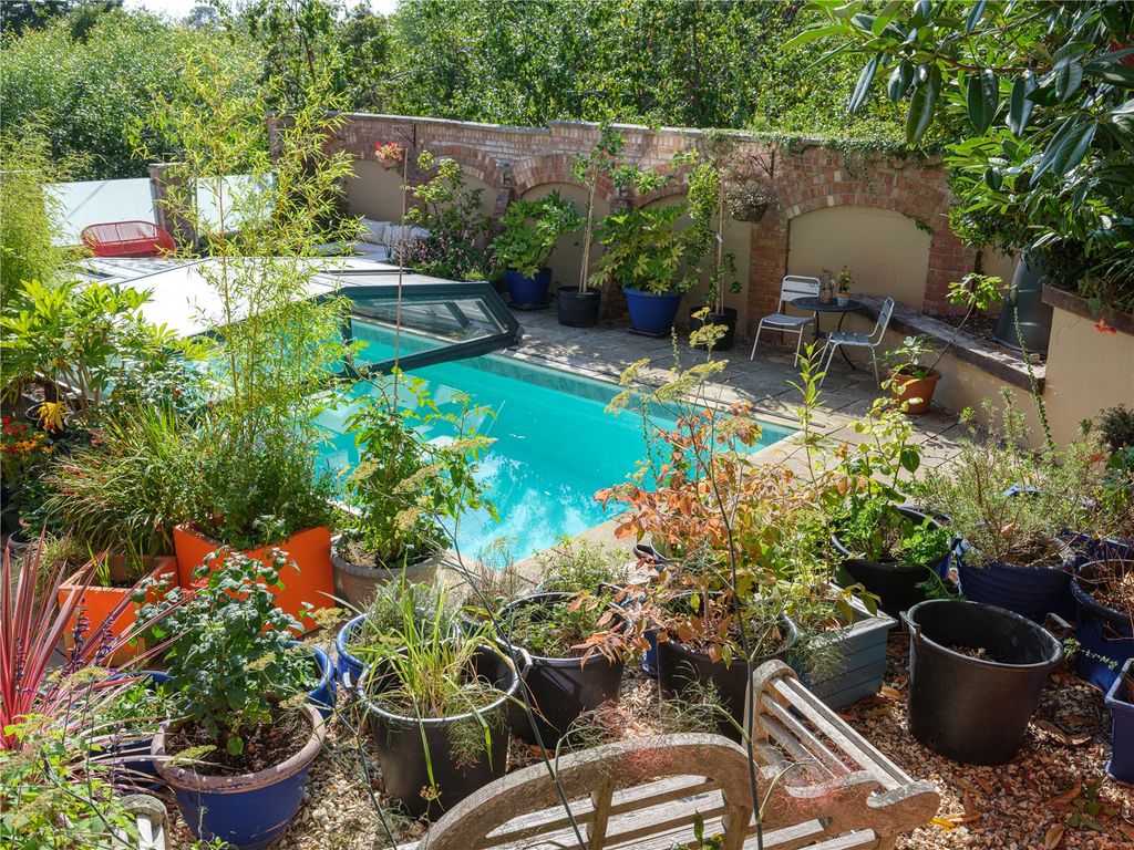 Property photo 2 of 28 Picture No. 27