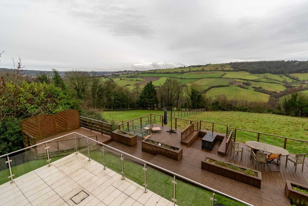 Property photo 1 of 26