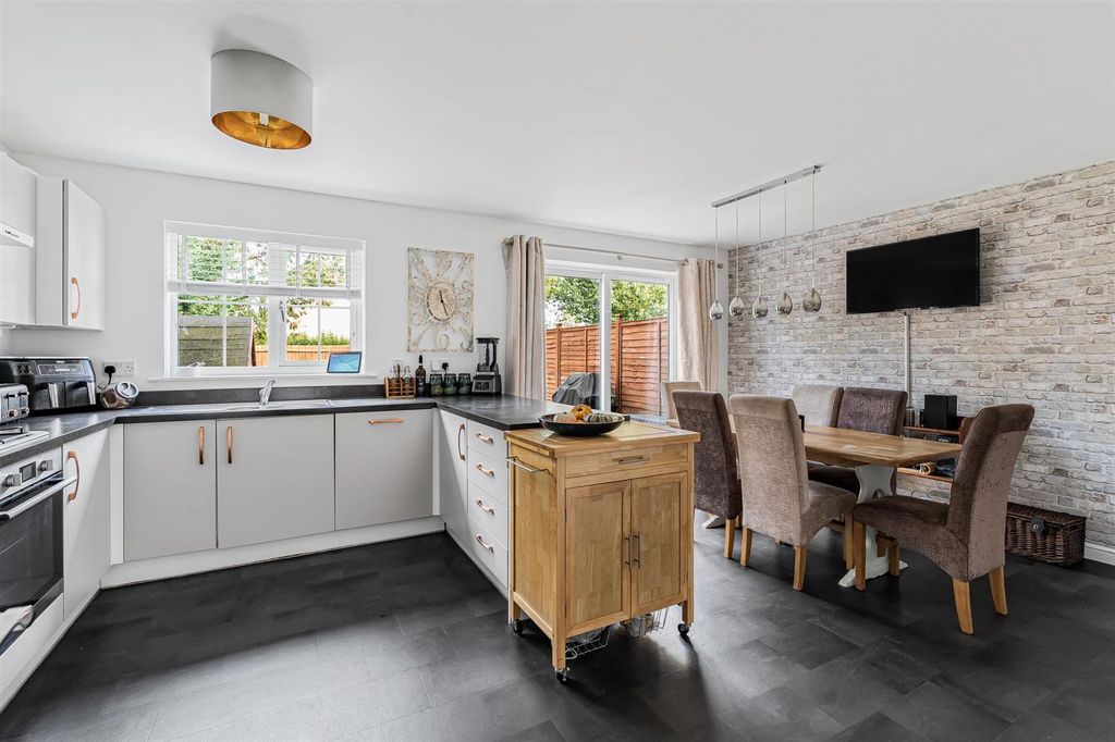 Property photo 2 of 23 19_66154.Jpg