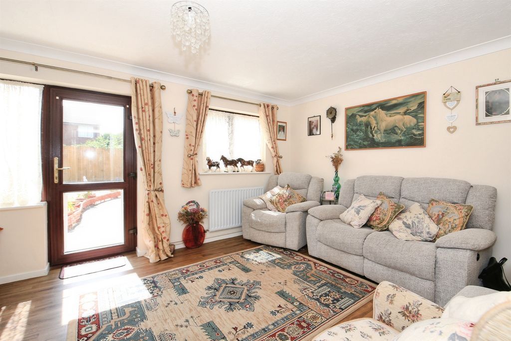 Property photo 3 of 11