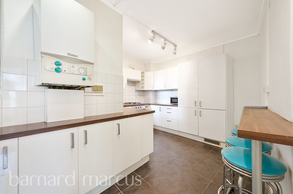 Property photo 2 of 9 Dining Room