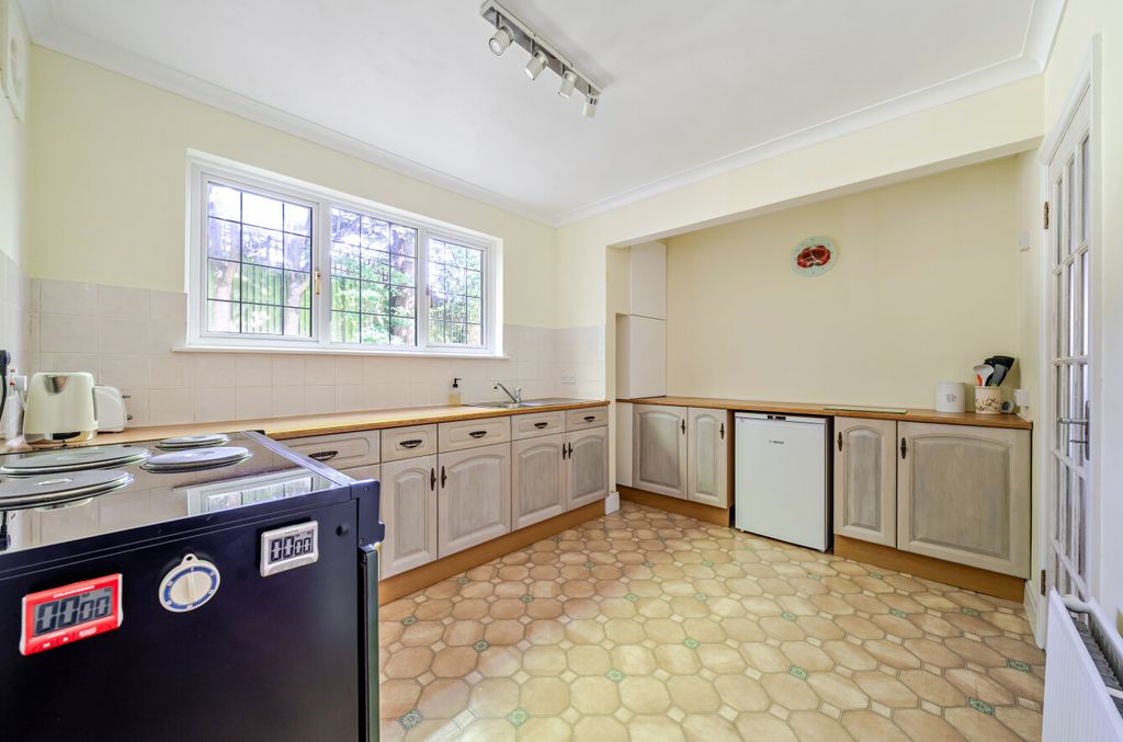 Property photo 3 of 26 1480359-17-6A3Adf...