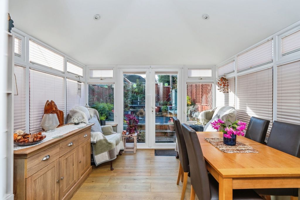 Property photo 2 of 17 Photo