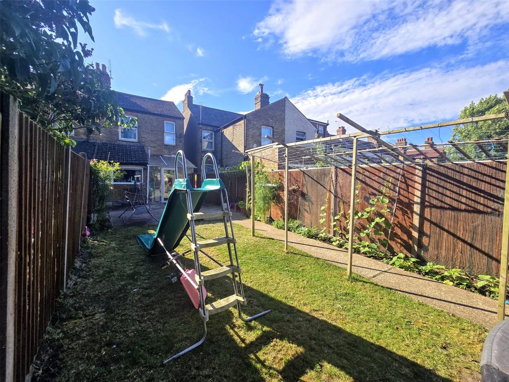 Property photo 2 of 18 Garden