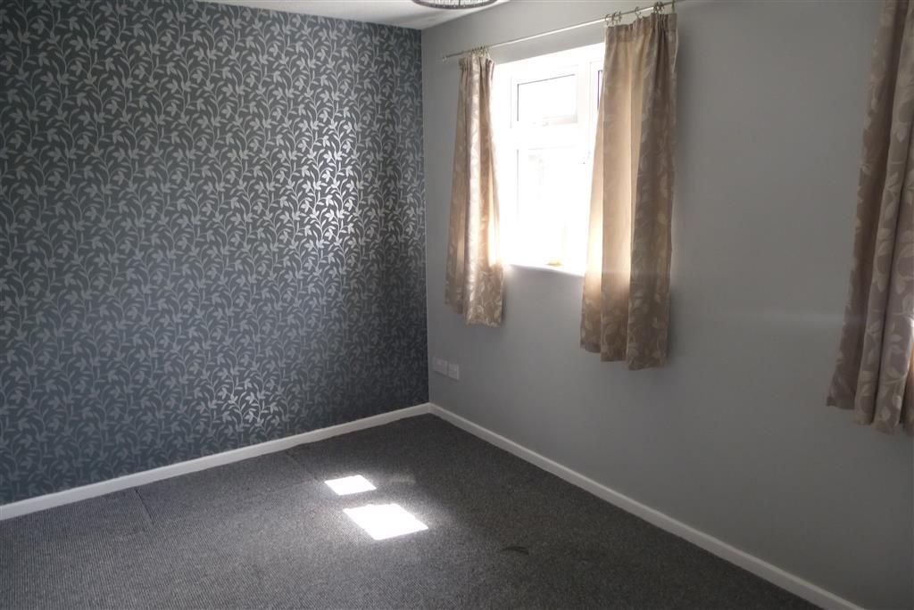 Property photo 3 of 6 Bedroom 1
