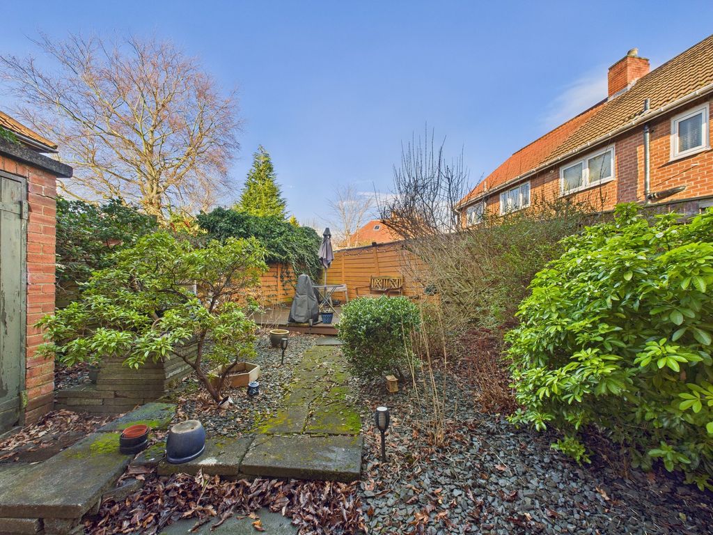 Property photo 3 of 10 Garden