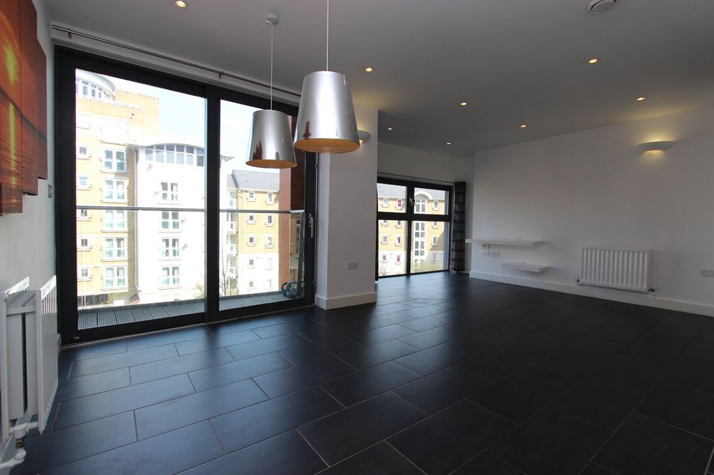 Property photo 2 of 9 Picture No. 84