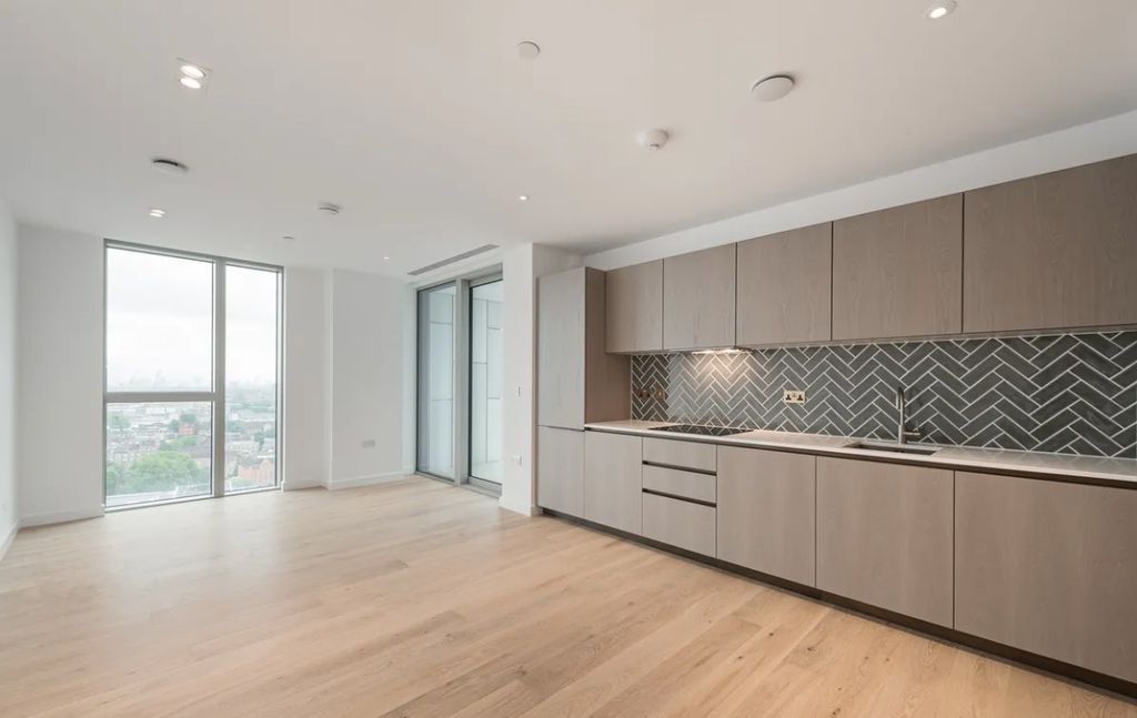 Property photo 1 of 7 5185011