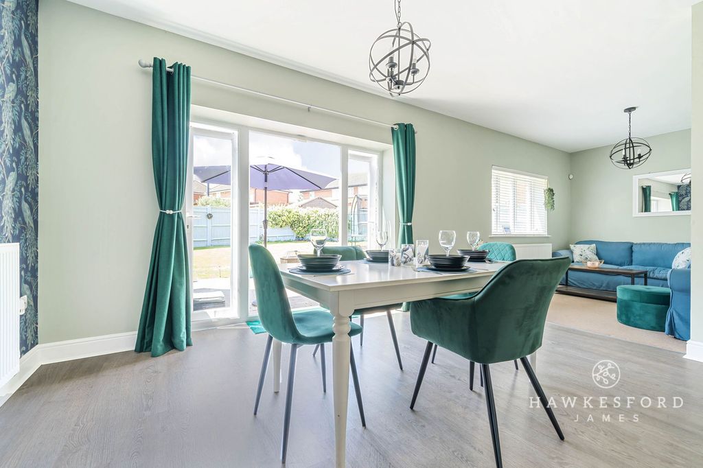 Property photo 3 of 21 Kingsborough Drive, Eastchurch - Dining Room