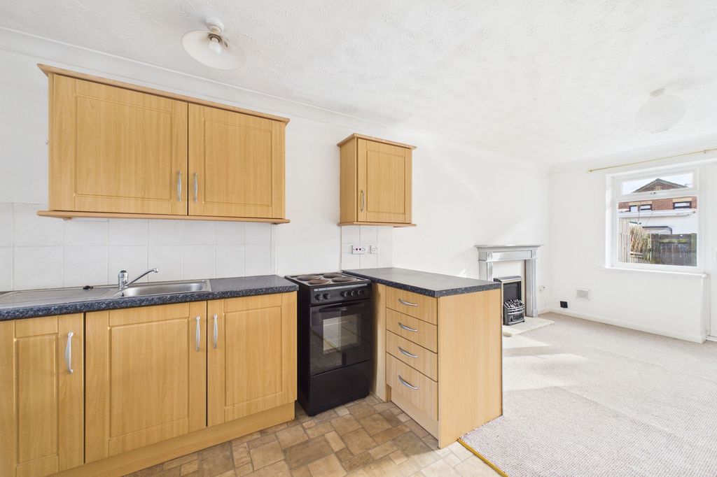 Property photo 2 of 12