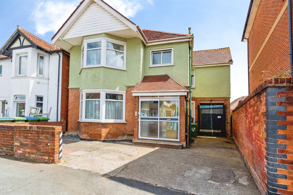 Property photo 1 of 25