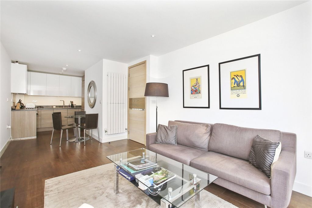 Property photo 2 of 19 Picture No. 18