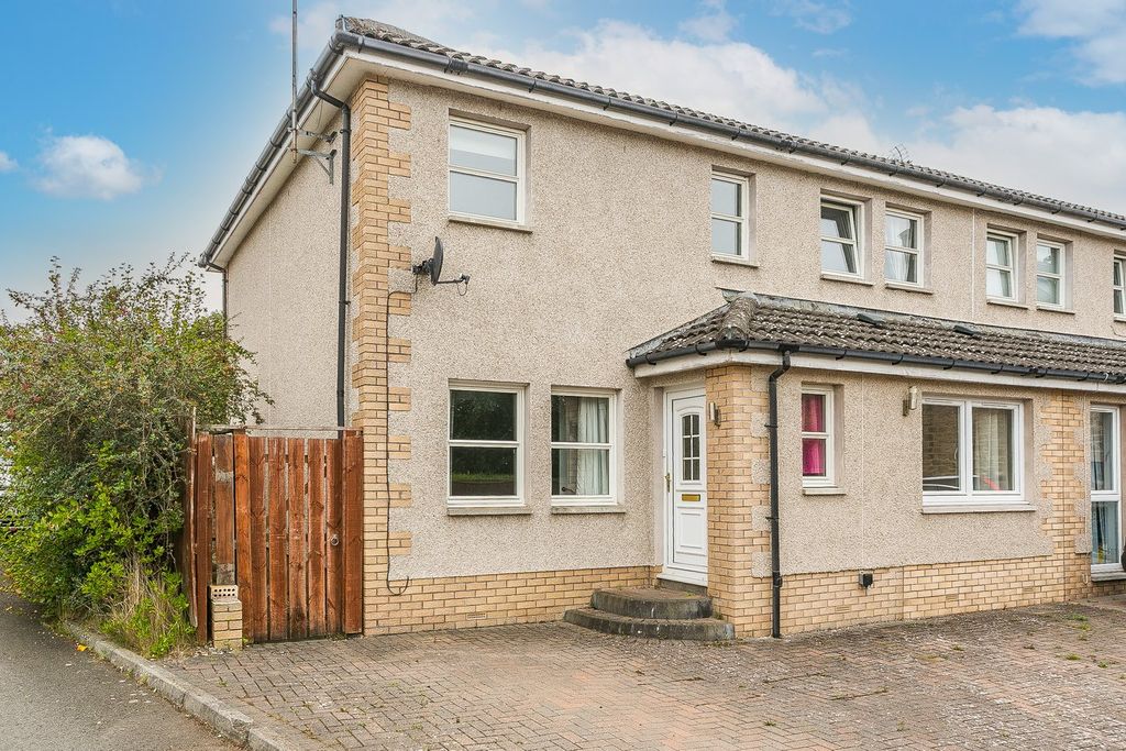 Property photo 1 of 32