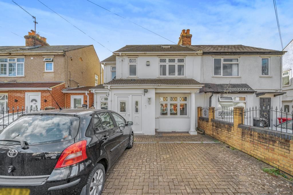 Property photo 1 of 18 External View